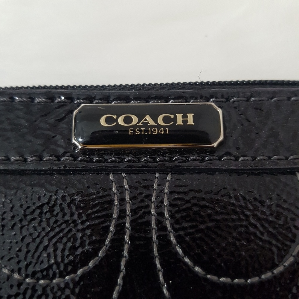 Coach black patent leather signature wristlet bag - Picture 2 of 6